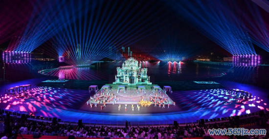 光峰科技Quasar全彩激光探照灯打造全运会闭幕式震撼光效